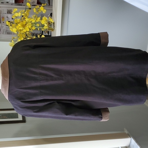 Trench coat with zip out lining  BY Gllery size med. Black/tan. Big pock… - Picture 6 of 14